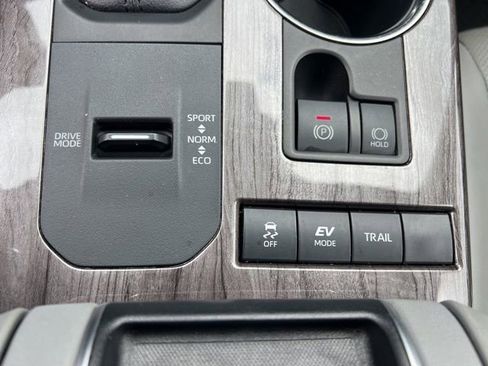 Used 2021 Toyota Highlander Limited image 25