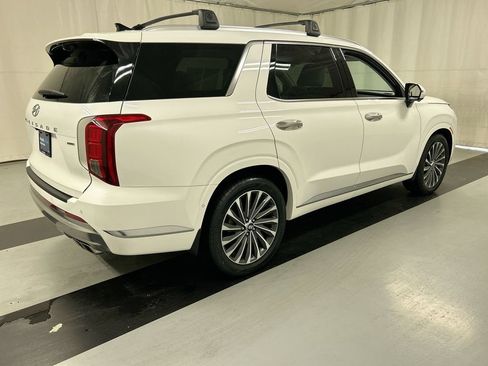 Used 2024 Hyundai Palisade Calligraphy AWD/4WD image 2