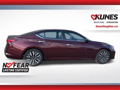 Used 2025 Nissan Altima 2.5 SV image 13