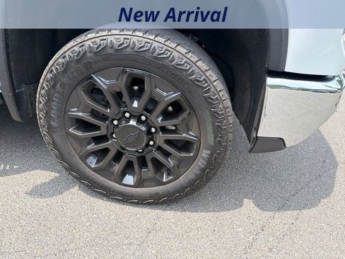 Used 2024 Chevrolet Silverado 2500 LTZ w/ LTZ Plus Package AWD/4WD image 4