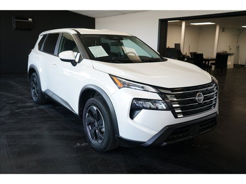 Used 2024 Nissan Rogue SV FWD image 9