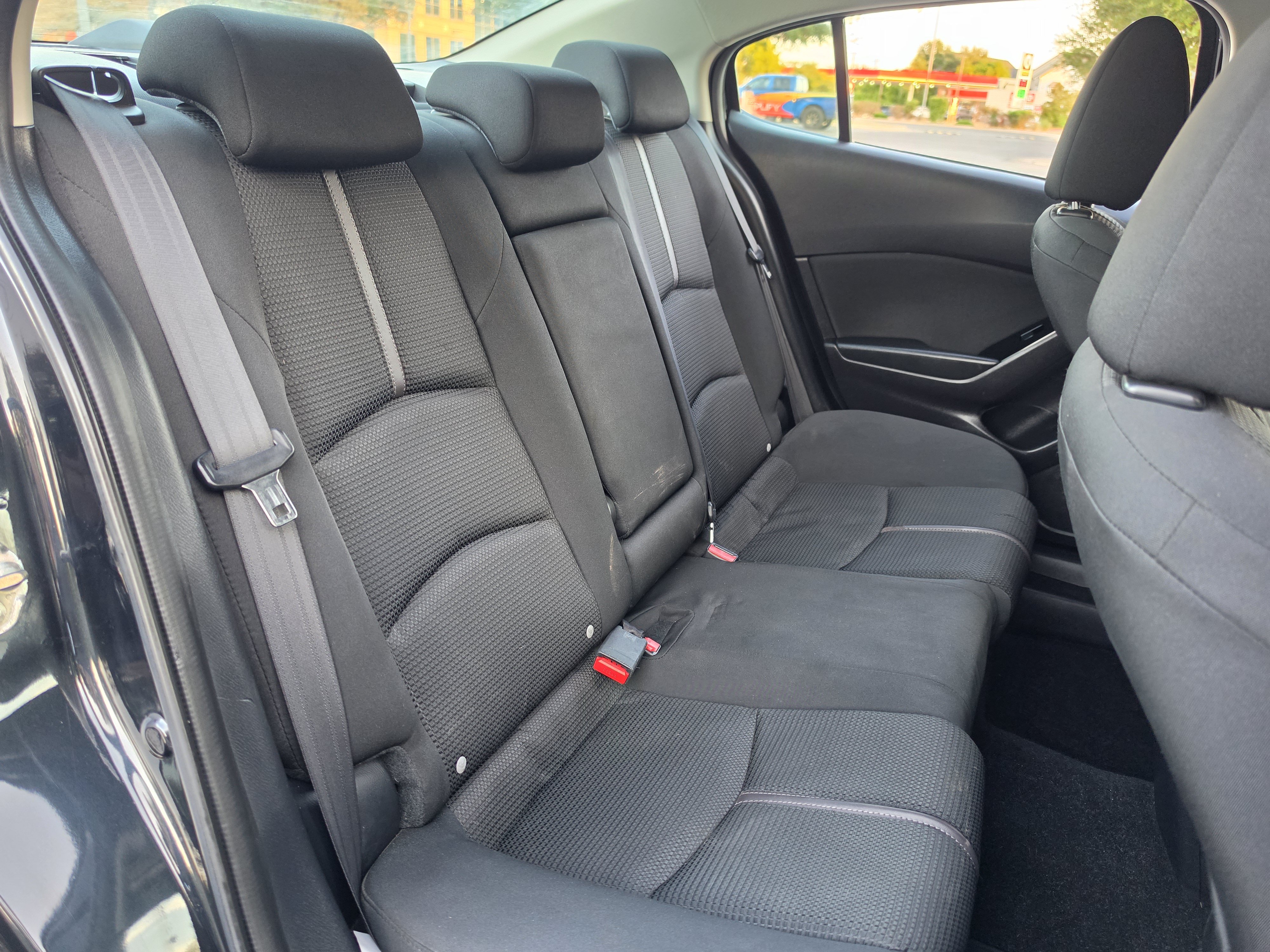 Used 2018 MAZDA MAZDA3 Sport w/ Preferred Equipment Package FWD image 19