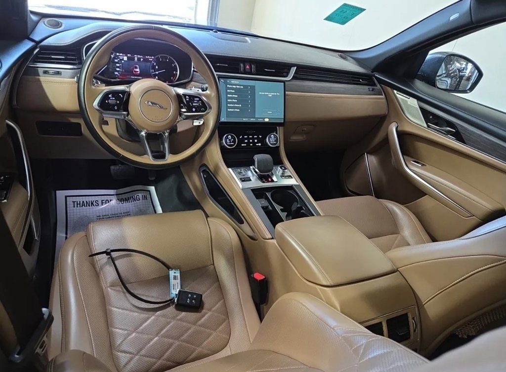 Used 2023 Jaguar F-PACE S AWD/4WD image 4