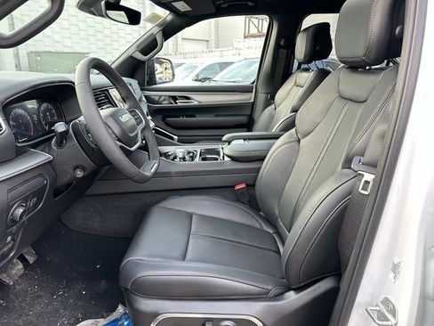 New 2026 Jeep Grand Wagoneer Limited w/ Premium Group II image 9