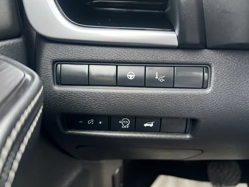 Used 2025 Nissan Rogue SL w/ Tech Package AWD/4WD image 37
