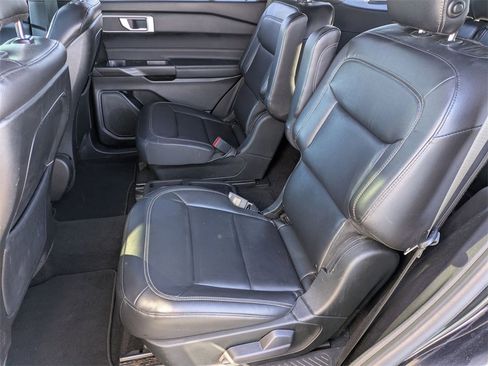 Used 2020 Ford Explorer XLT w/ Equipment Group 202A image 18