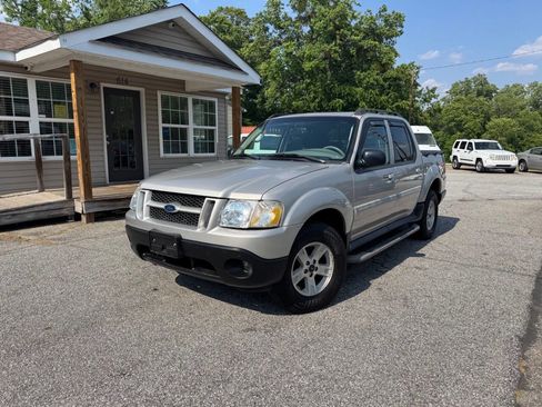 Used 2003 Ford Explorer Sport Trac XLT RWD image 2