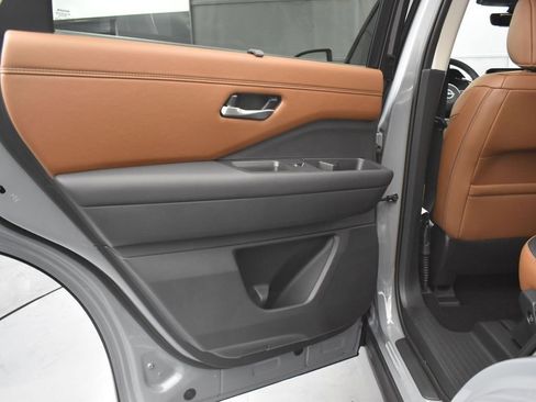 New 2025 Nissan Pathfinder Platinum w/ Cargo Package image 16