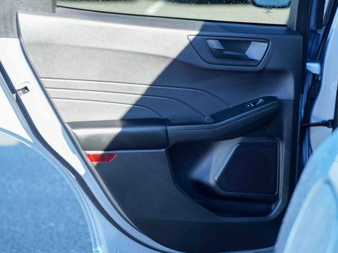 Used 2022 Ford Escape SE image 18