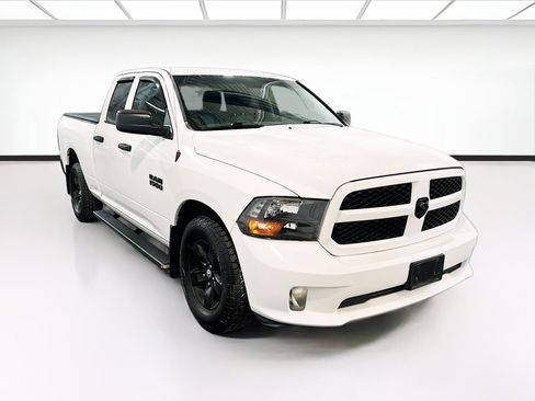 Used 2017 RAM 1500 Express RWD image 3