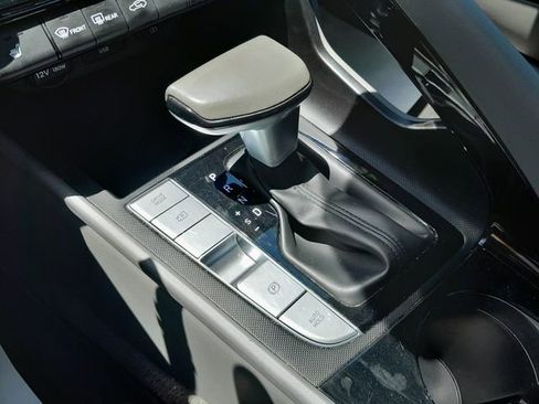 Used 2023 Hyundai Elantra SEL w/ Convenience Package FWD image 25