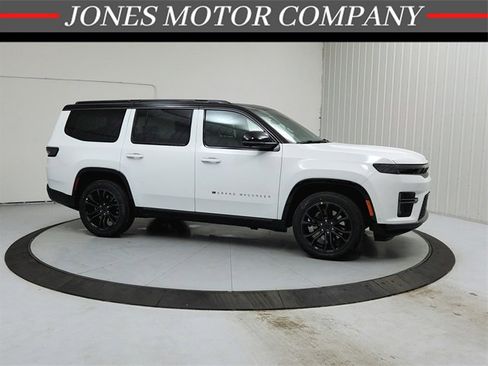 New 2026 Jeep Grand Wagoneer Summit image 1