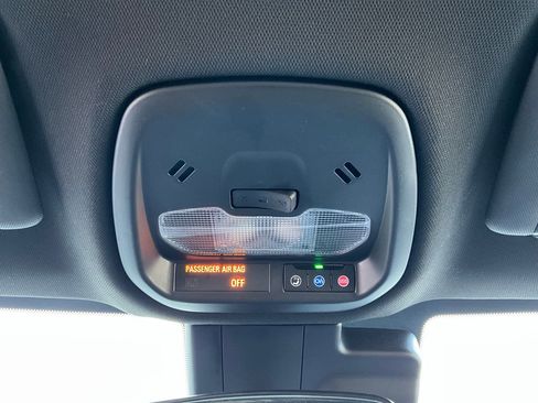 Used 2025 Buick Envista Preferred image 16