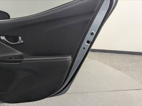 Used 2019 Hyundai Veloster 2.0 image 18