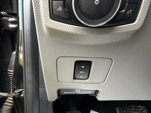 Used 2021 Ford F250 XLT w/ XLT Premium Package image 24