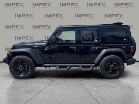 Used 2023 Jeep Wrangler Unlimited Sport AWD/4WD image 2