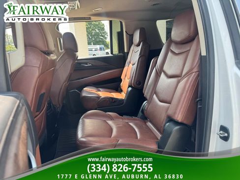 Used 2016 Cadillac Escalade ESV Luxury RWD image 11