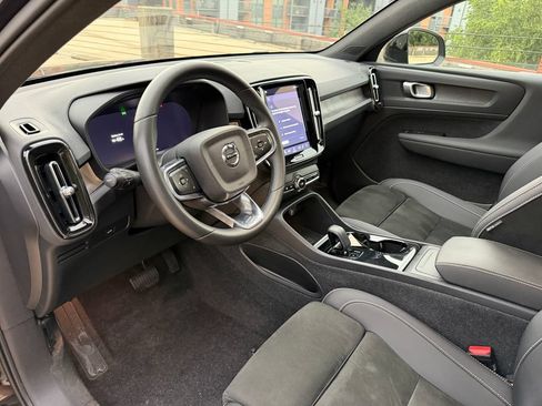 Certified 2023 Volvo C40 P8 Recharge Plus w/ Protection Package Premier AWD/4WD image 8