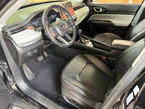 Used 2022 Jeep Compass Limited AWD/4WD image 2
