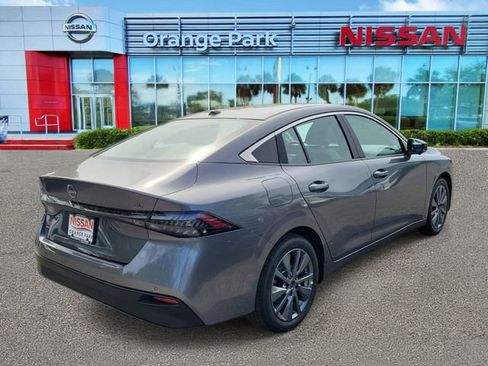 New 2026 Nissan Sentra SL w/ Floor Mat Package FWD image 2