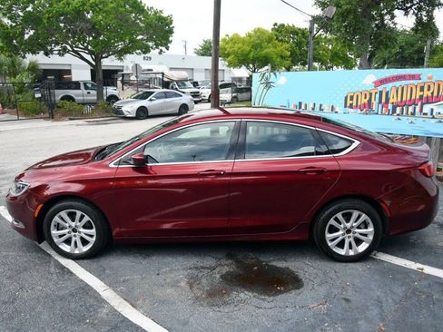 Used 2015 Chrysler 200 Limited FWD image 7
