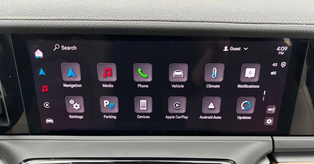 Certified 2025 Porsche Panamera 4 AWD/4WD image 24