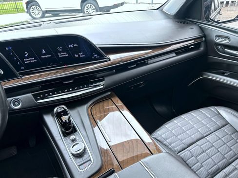 Certified 2023 Cadillac Escalade Premium Luxury Platinum AWD/4WD image 23