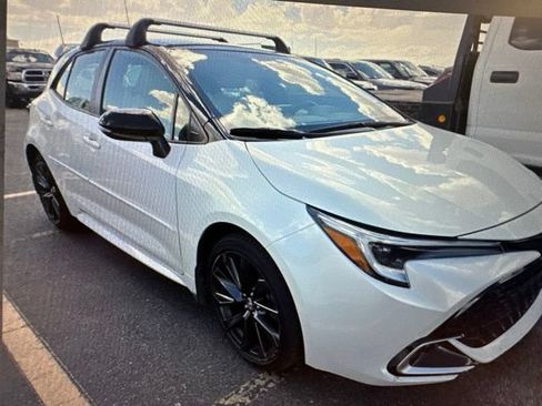 Used 2025 Toyota Corolla XSE FWD image 11