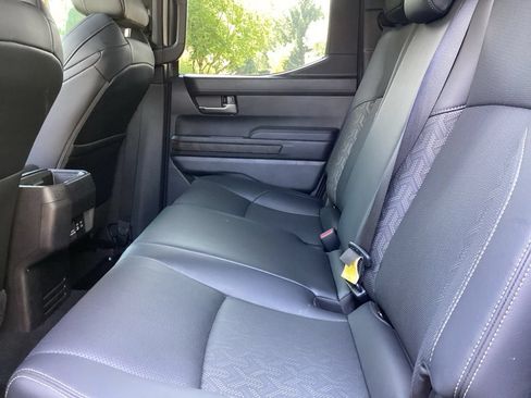 Used 2024 Toyota Tacoma Limited w/ Limited Package (LT) AWD/4WD image 5
