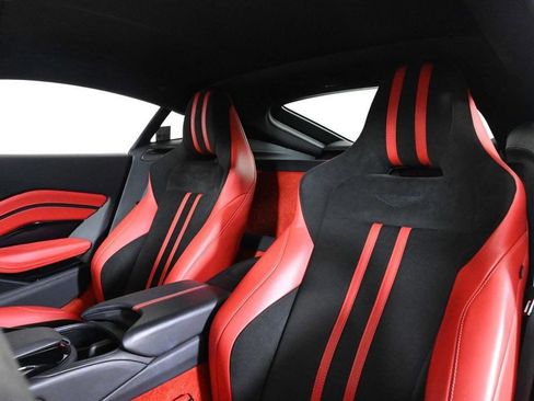 Used 2023 Aston Martin V8 Vantage Coupe image 16
