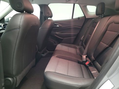 Used 2024 Chevrolet Trax LT FWD image 18