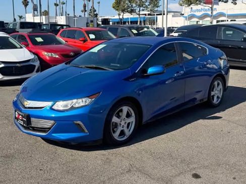 Used 2017 Chevrolet Volt LT FWD image 2
