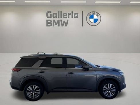 Used 2023 Nissan Pathfinder SL AWD/4WD image 6