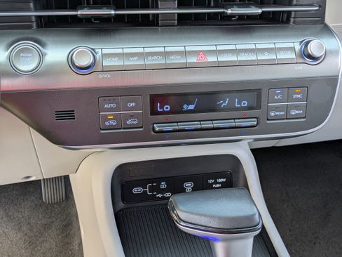 Used 2025 Hyundai Kona SEL image 24