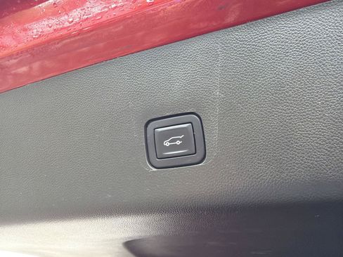 Used 2022 Chevrolet Traverse LT AWD/4WD image 44