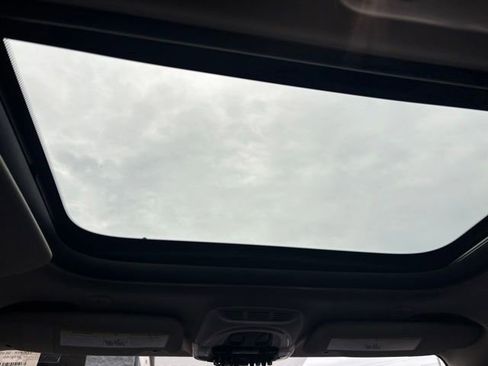 Used 2018 MINI Cooper 4-Door Hardtop FWD image 17
