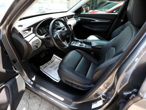 Used 2019 INFINITI QX50 Pure image 18