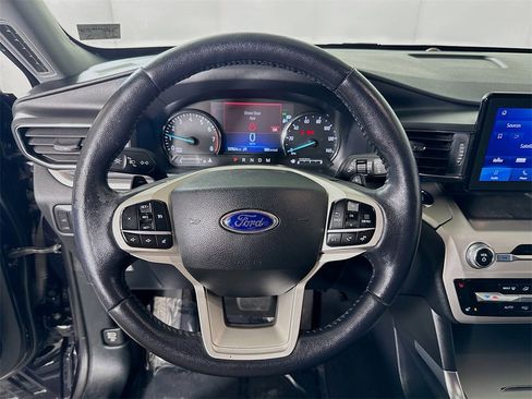 Used 2020 Ford Explorer XLT w/ Equipment Group 202A image 21