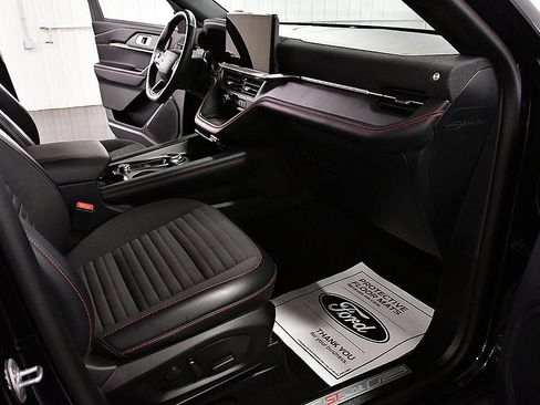 Used 2025 Ford Explorer ST-Line image 27