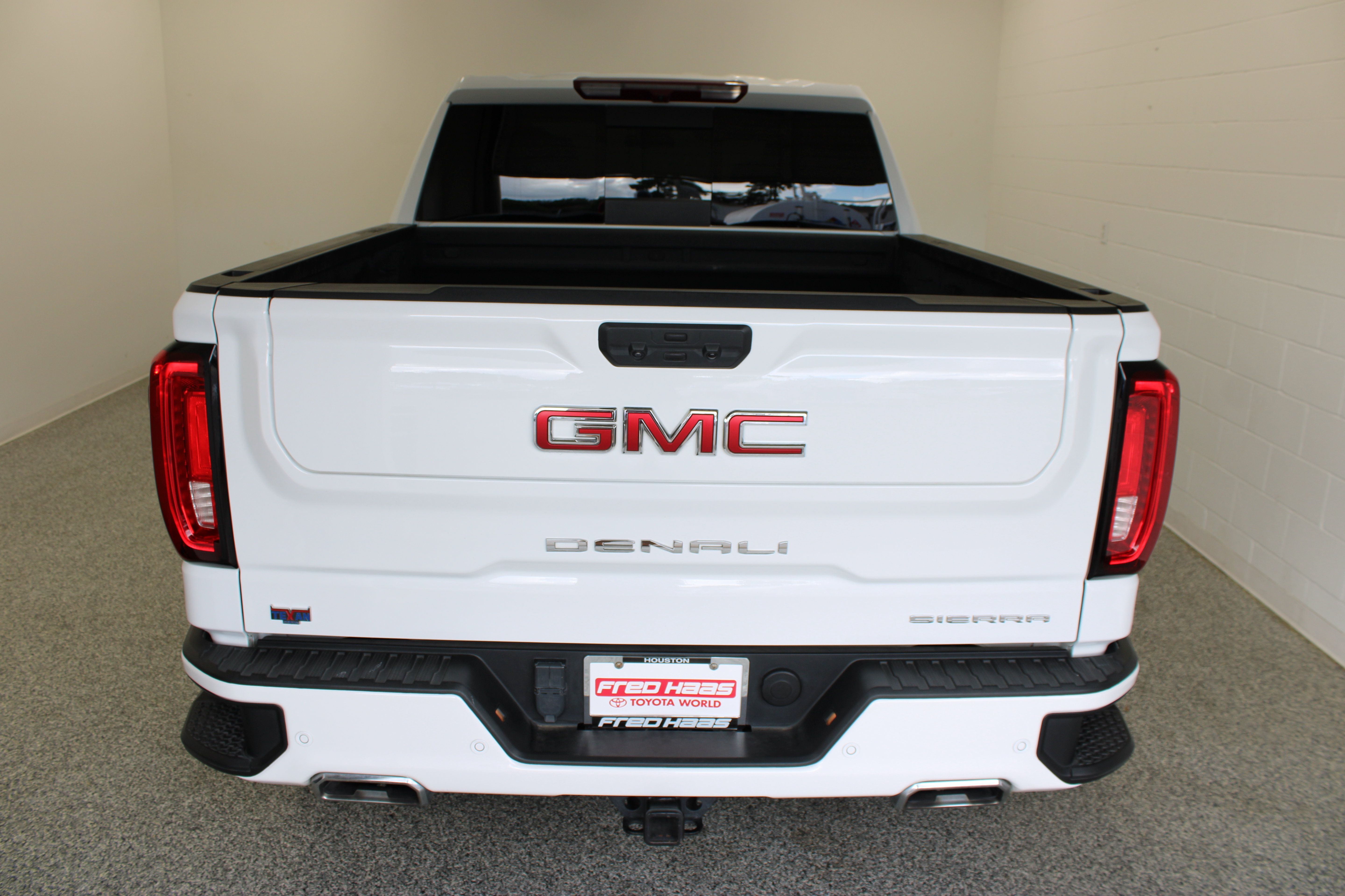 Used 2024 GMC Sierra 1500 Denali AWD/4WD image 8