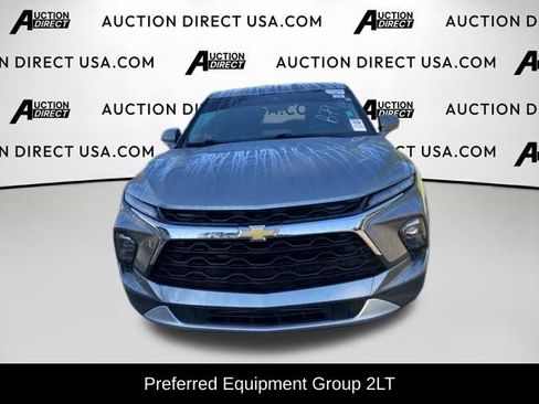 Used 2023 Chevrolet Blazer LT FWD image 2