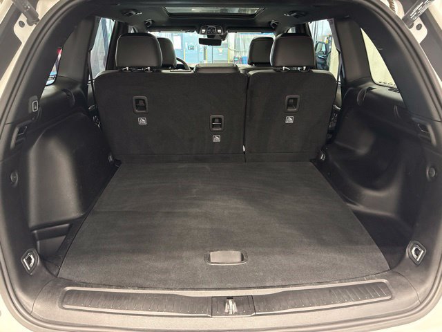 Used 2024 Jeep Grand Cherokee Limited w/ Luxury Tech Group II AWD/4WD image 40