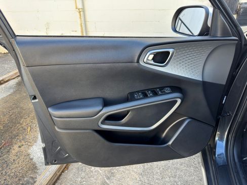 Used 2020 Kia Soul X-Line FWD image 32