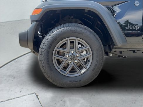 Used 2025 Jeep Wrangler Unlimited Sport AWD/4WD image 33