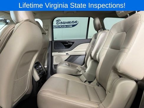 Used 2023 Lincoln Aviator AWD w/ Premium Package image 15