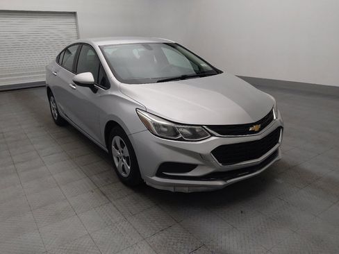 Used 2018 Chevrolet Cruze LS FWD image 13