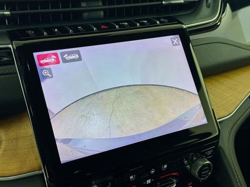 Used 2023 Jeep Grand Cherokee L Summit image 18