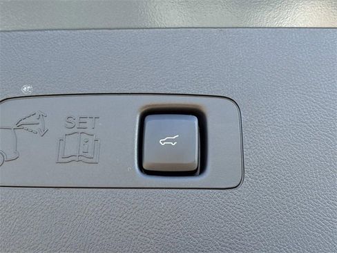 New 2026 Lincoln Corsair Premiere image 13