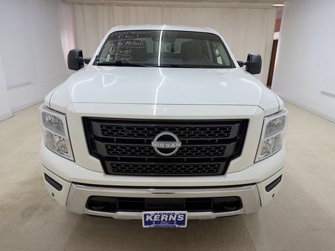 Used 2024 Nissan Titan SV w/ SV Convenience Package AWD/4WD image 7