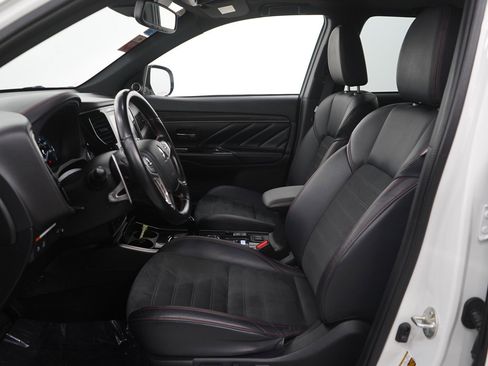 Used 2022 Mitsubishi Outlander LE image 15